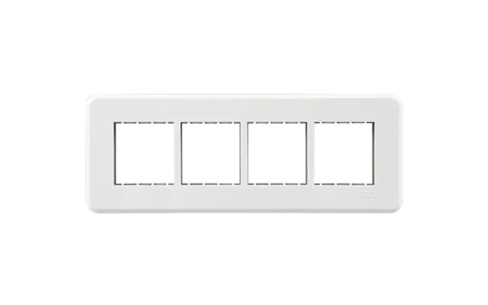 REO(8 MODULE COVER PLATE)